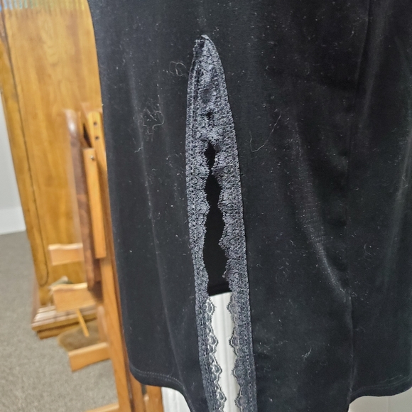 BLACK CRUSHED VELVET LACE LINED FORM FITTING DRESS! - Picture 4 of 14